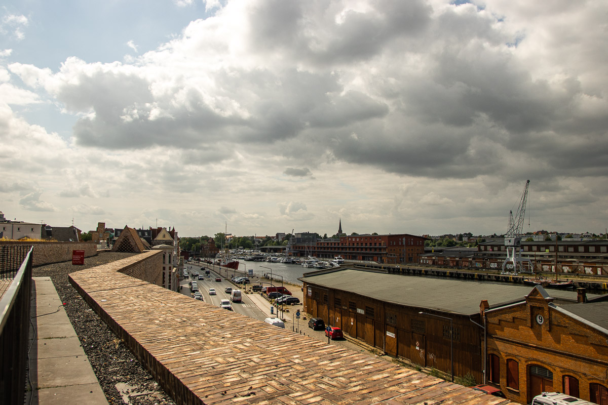 Blick von der Dachterrasse des Hansemuseum Richtung Drehbrücke - AhoiMaike
