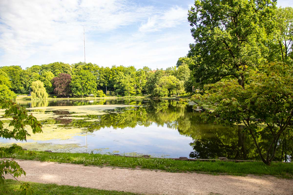 Die Wakenitz fließt durch den Mühlenteich in die Trave ab